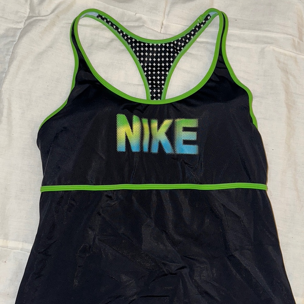 Nike top - Picture 1 of 4